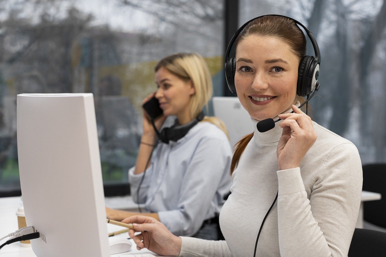 How Outsourcing an Answering Service Can Benefit Your Small Business